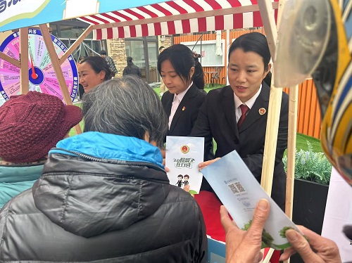 崇明检察院干警受聘担任崇明区“慧心维权驿站”长兴分站专业顾问2.jpg